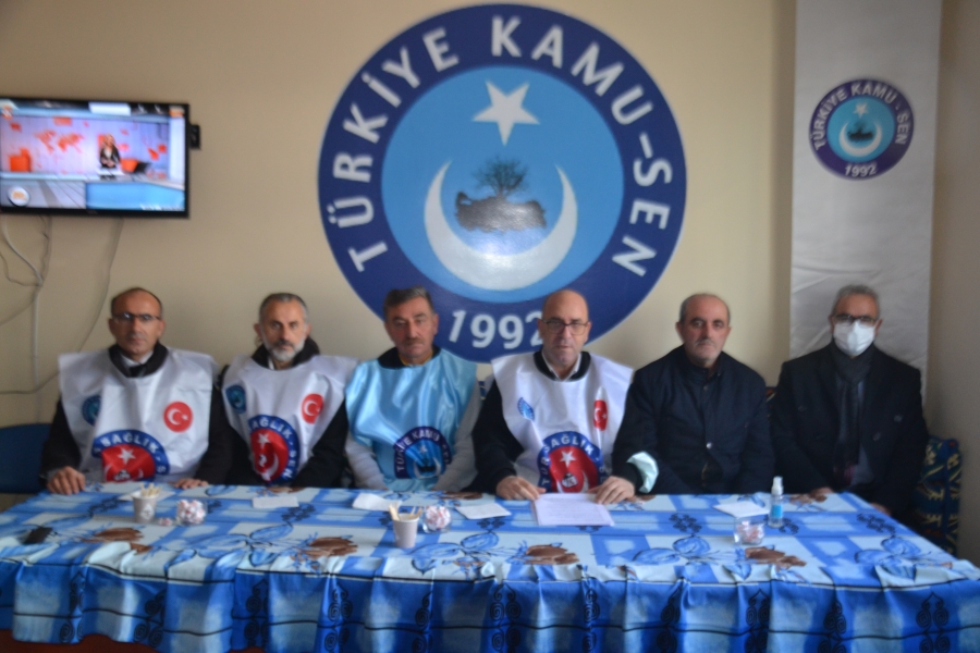ARDAHAN’DA SAĞLIK ÇALIŞANLARI EYLEMDE: “TALEBİMİZ NETTİR”
