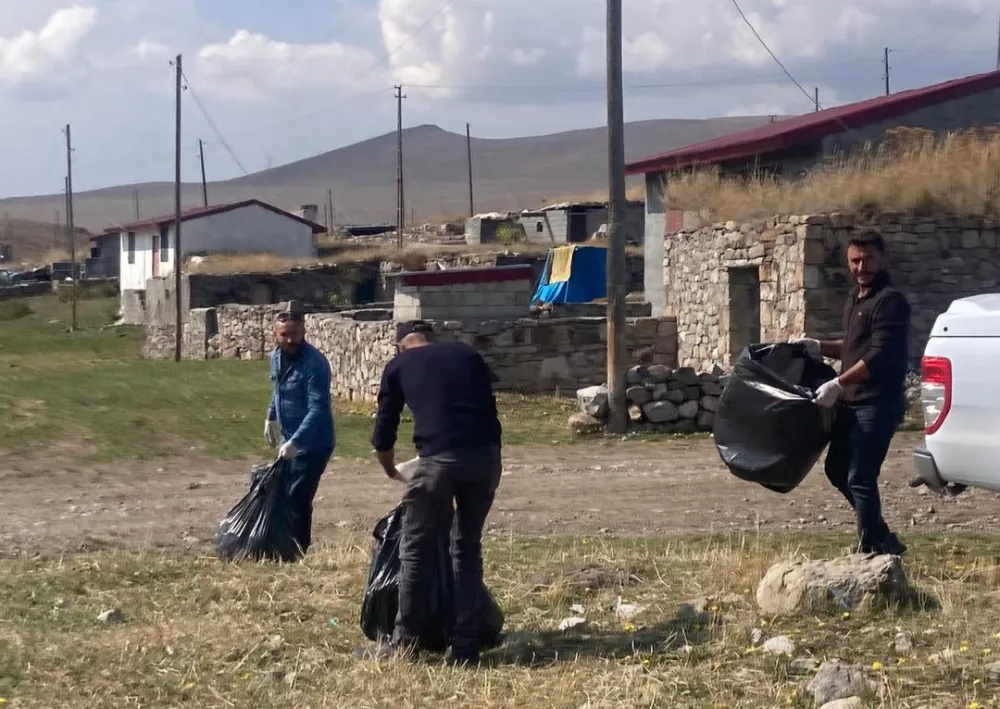 Yaylada çevre temizliği yaptılar