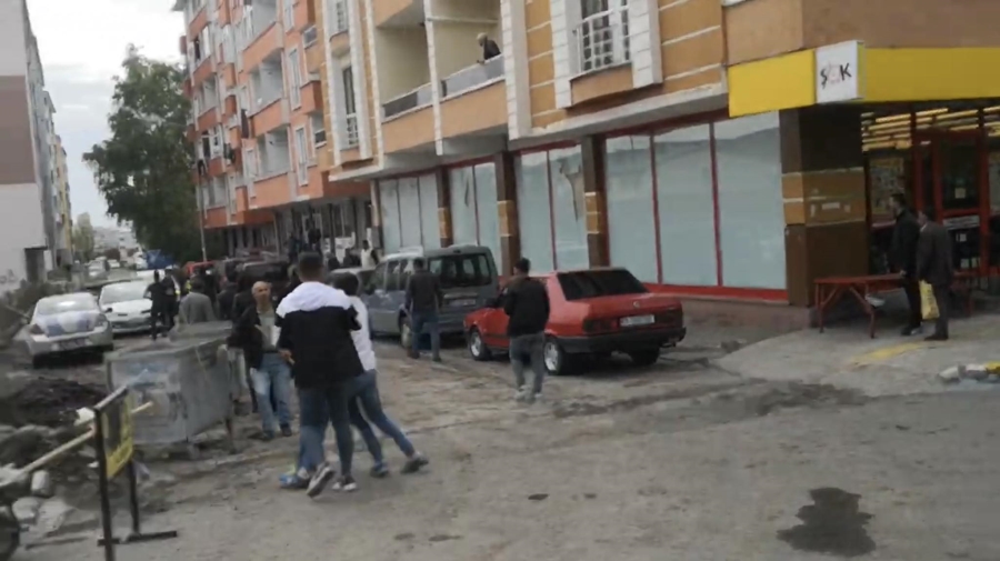 Ardahan’da iki grup kavga etti! Polis araya girdi