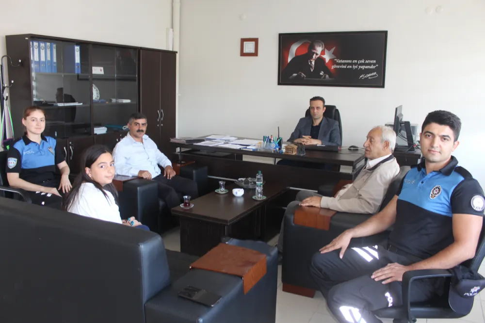 Gazetecilerden toplum destekli polise ziyaret