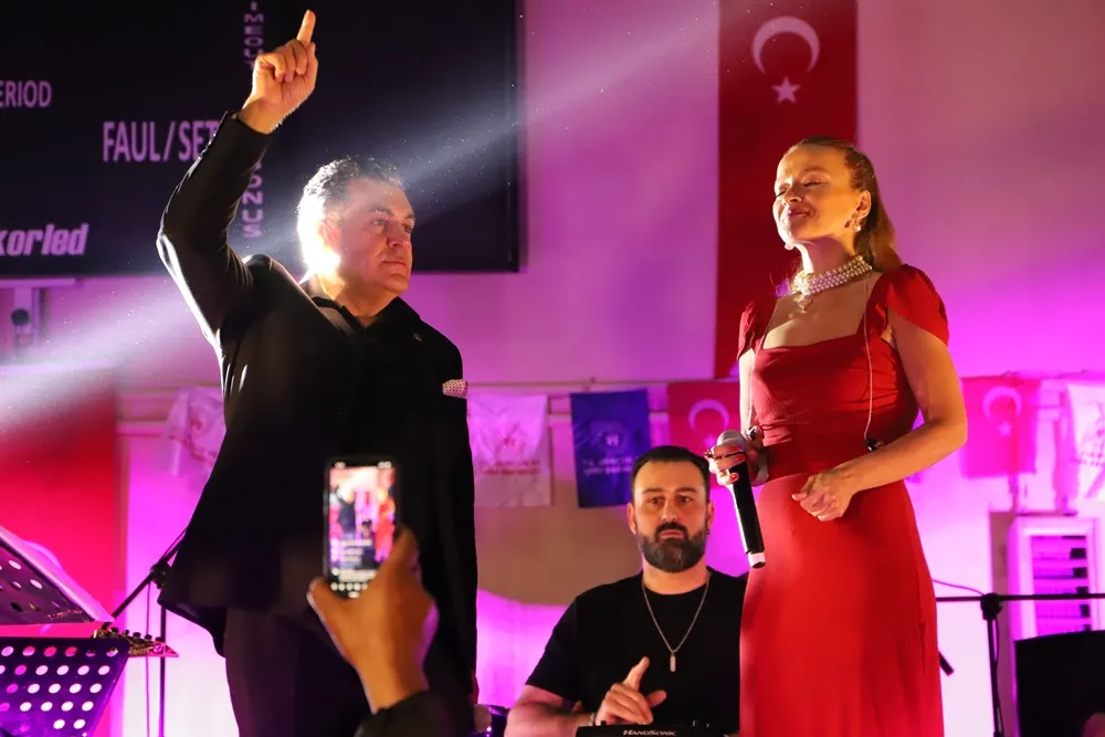 FERİHAN ATİK VE BELEDİYE BAŞKANI DEMİR