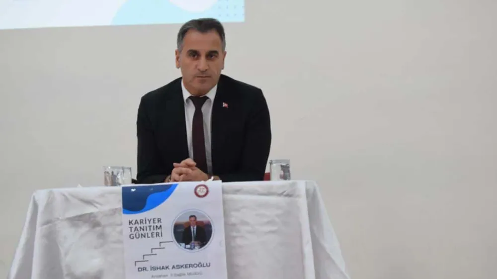 Sağlık Müdürü Askeroğlu, Kariyer Günlerinde öğrencilerle buluştu