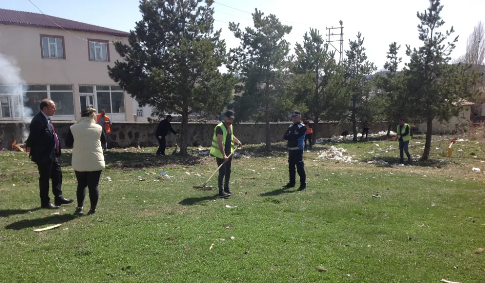 Başkan Kurukaya’nın ilk icraatı temizlik oldu