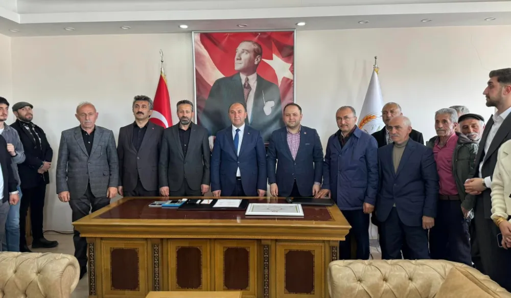 Hanak Belediye Başkanı Kurukaya mazbatasını aldı, görevine başladı
