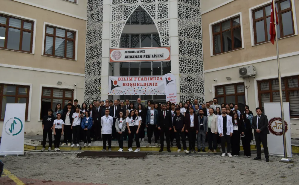 Öğrenciler bilim fuarında yeteneklerini sergilediler