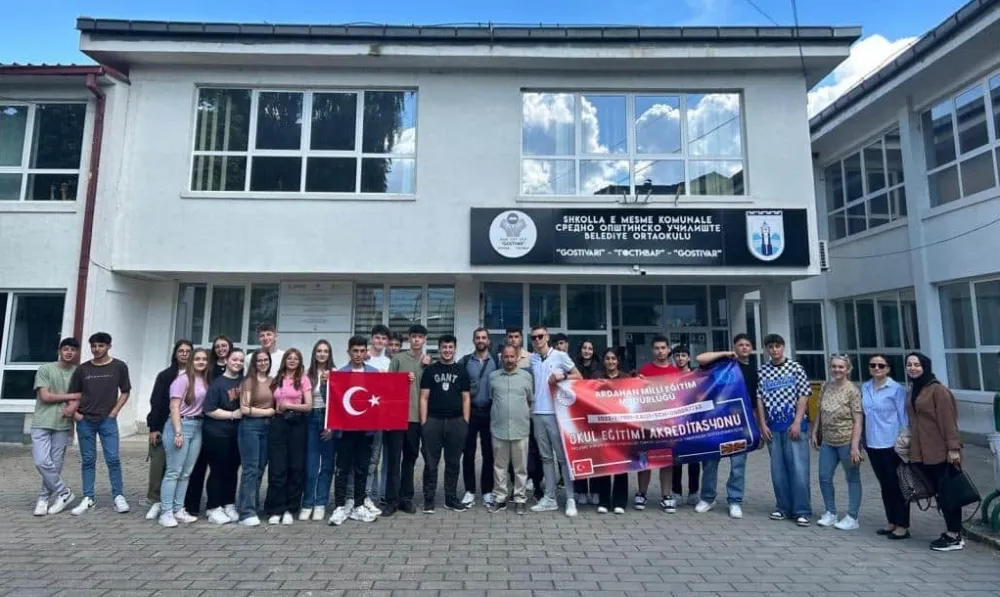 Ardahan Fen Lisesi öğrenci ve öğretmenleri Kuzey Makedonya da Gostivar Belediye Lisesine konuk oldu