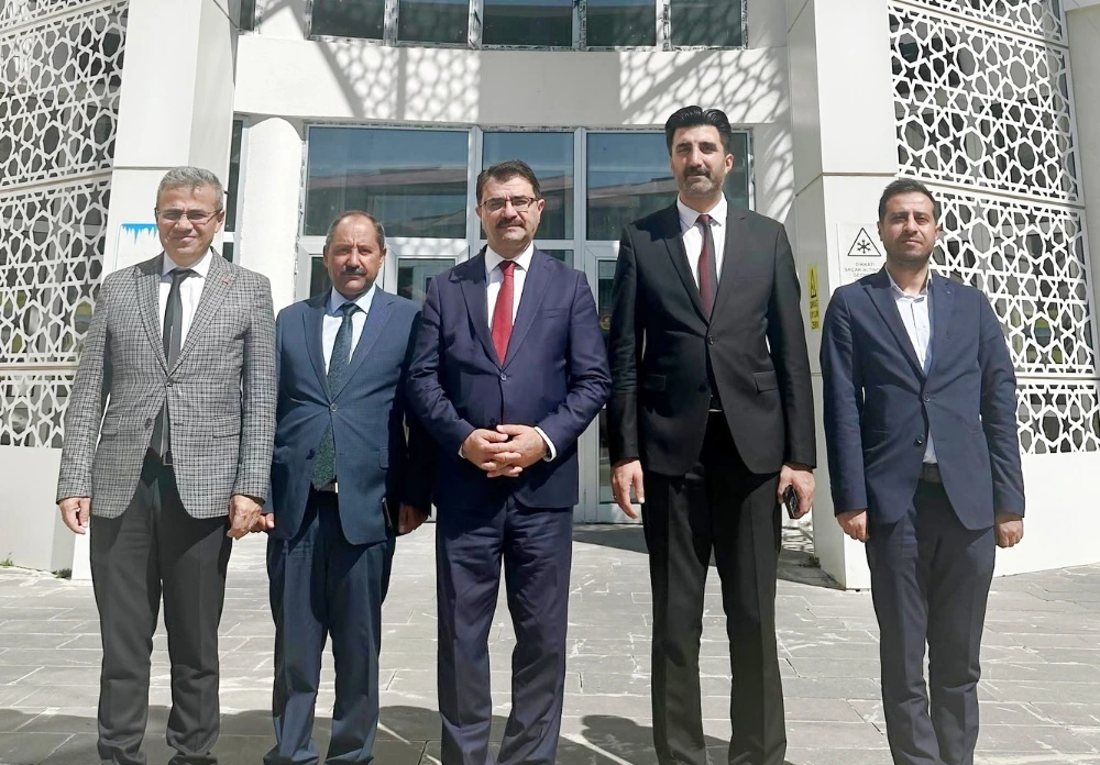 Bakanlık yetkililerinden Ardahan’da okullara ziyaret