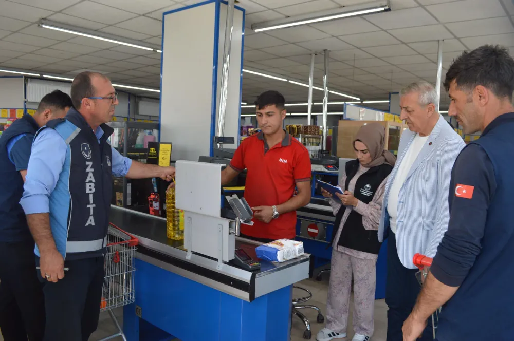Göle’de zincir marketler denetlendi