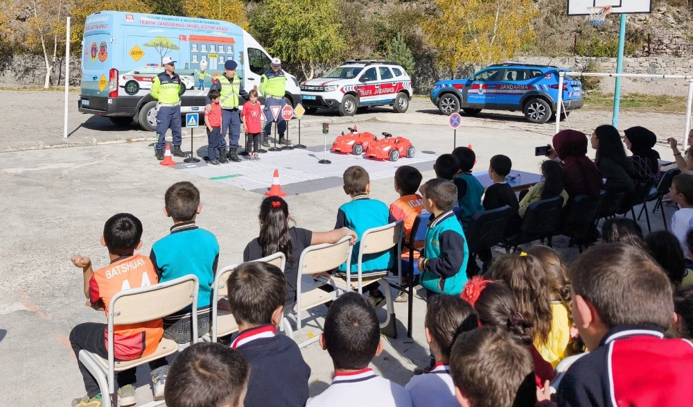 Öğrencilere Trafik Eğitimi Verildi