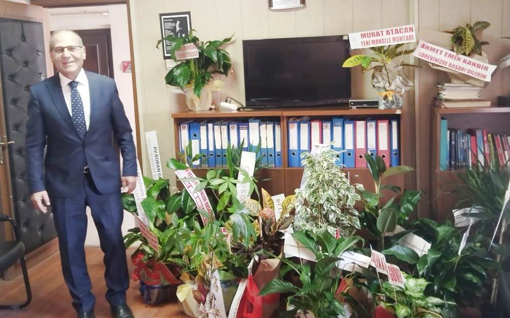 CHP Ardahan İl Başkanı Yunus Dündar’ın Makamı Çiçeklerle Donatıldı