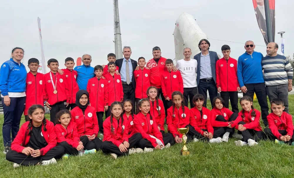 Ardahanlı Sporcular 10 Kasım Koşusunda Göğsümüzü Kabarttı