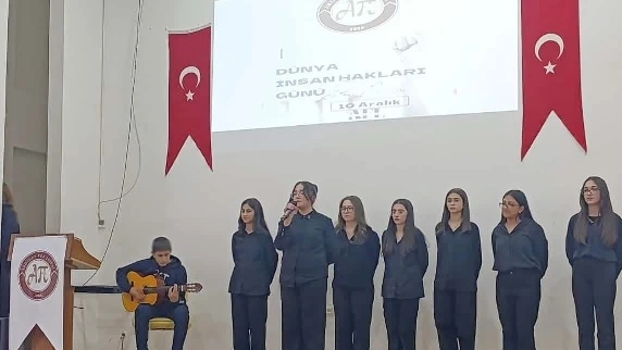 Fen Lisesi Öğrencileri Dünya İnsan Hakları Günü’nde “Eşitlik” Vurgusu Yaptı