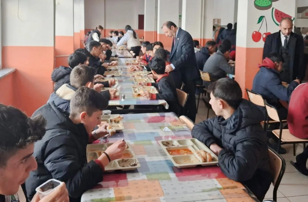 Çıldır İlçe Milli Eğitim Müdürü Gürbüz Yıldız, Çok Programlı Anadolu Lisesi’ne Ziyaret etti