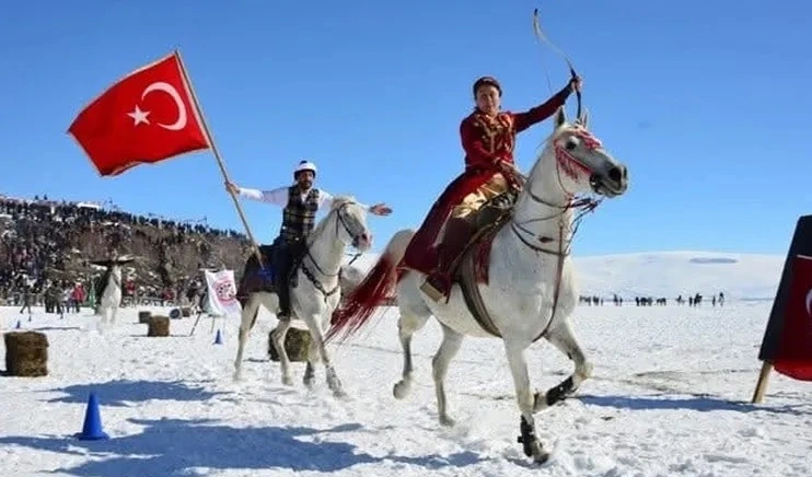 10. Çıldır Gölü Altın At Kristal Buz Festivali 14 Şubat