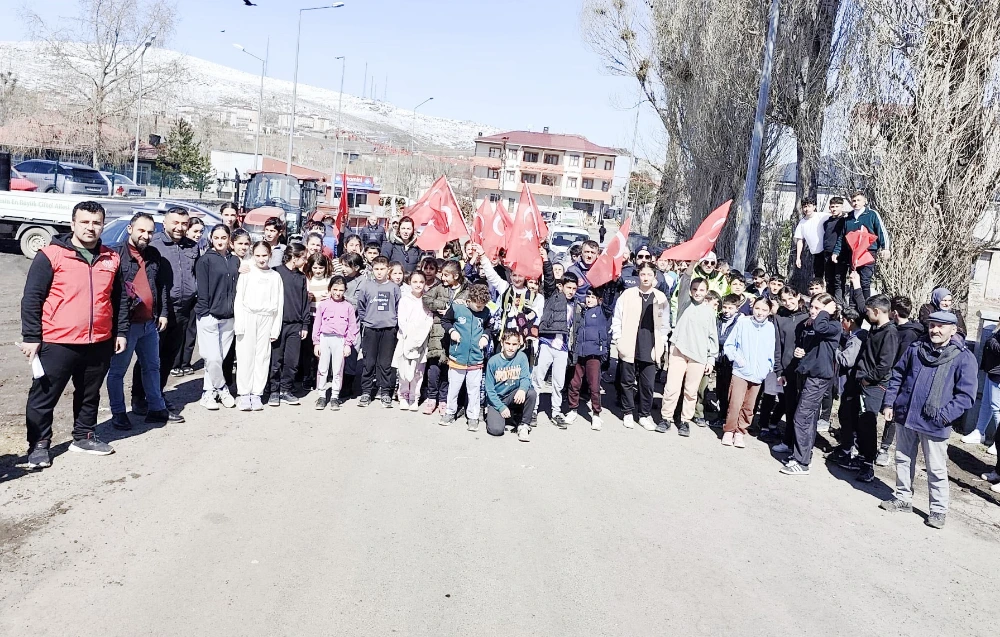 Çıldır’da 23 Nisan Coşkusuyla Kros Yarışması Düzenlendi