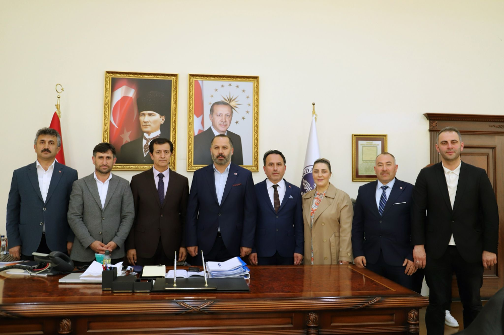 AK Parti Ardahan Heyetinden Rektör Emiroğlu’na Hayırlı Olsun Ziyareti