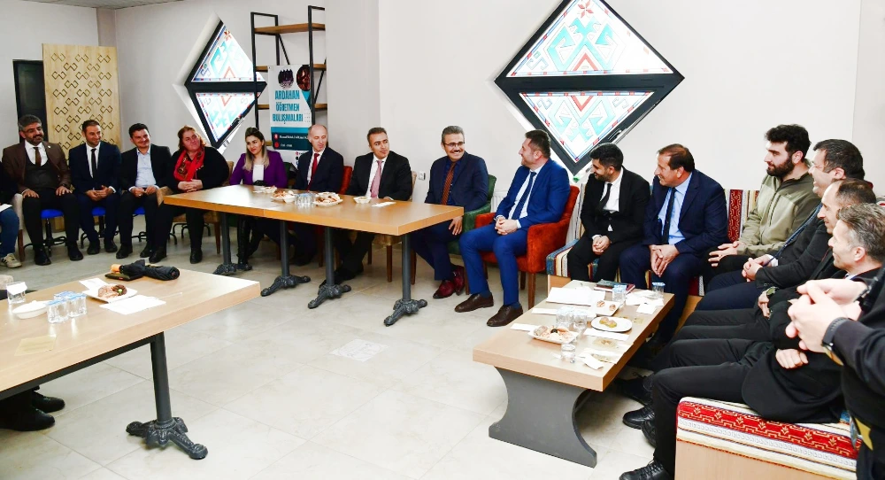Vali Çiçek, Okul Müdürleriyle “Öğretmen Buluşmaları”nda Bir Araya Geldi