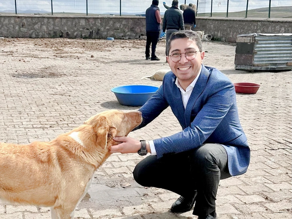 Damal’da Patili Dostlara Şefkatli Dokunuş