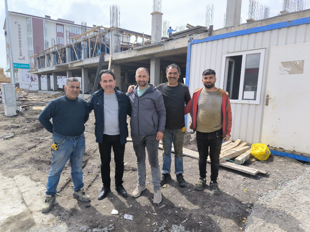 AK Parti’den 1 Mayıs’ta Emekçilere Anlamlı Ziyaret