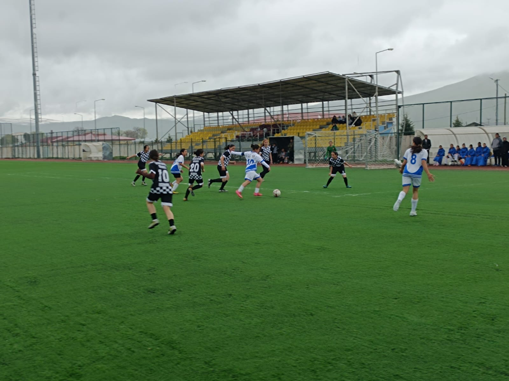 Anadolu Yıldızlar Ligi 1. Etap Futbol Grup Müsabakaları Ardahan’da başladı