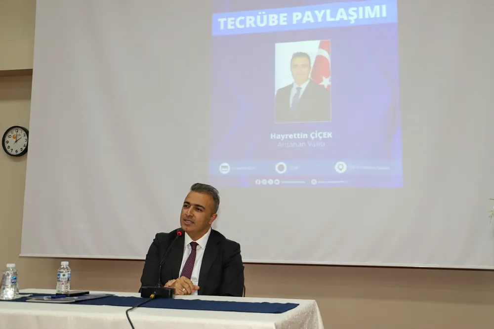 Vali Çiçek, kariyer ve tecrübelerini öğrencilerle paylaştı