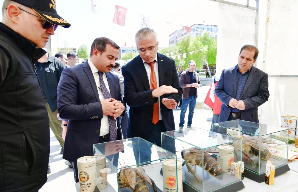 Ardahan’da “Dünya Arı Günü” Etkinliği düzenlendi