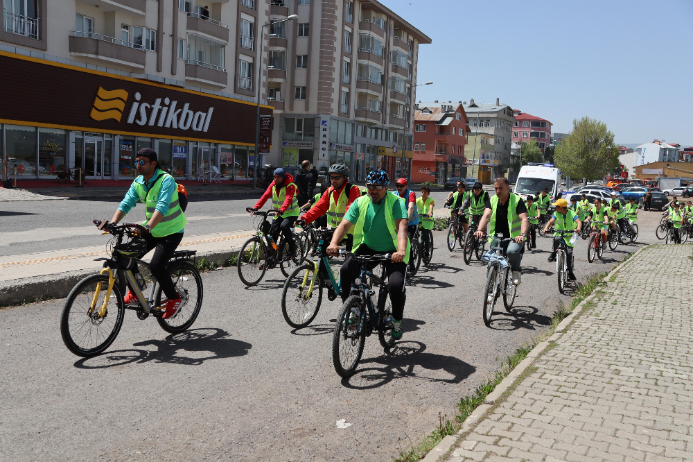 Ardahan’da Pedallar Sağlık İçin Döndü