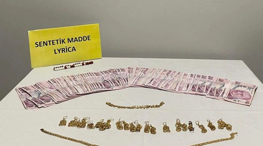 Kuyumcuyu dolandırmak isterken polis suçüstü yakaladı