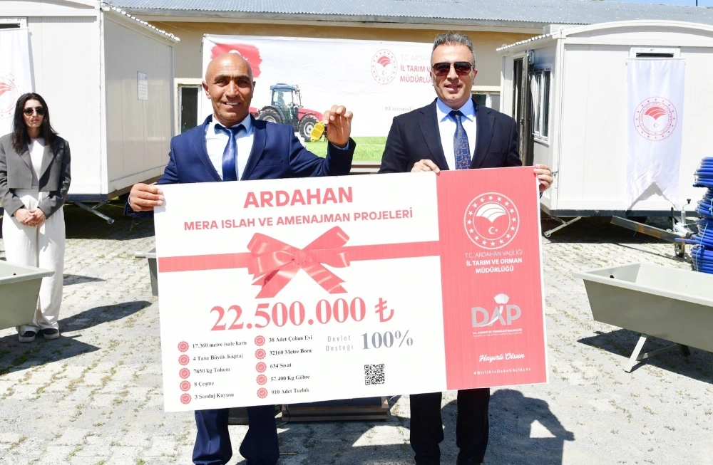 Vali Çiçek, sıvat ve çoban evi dağıtımı için düzenlenen programa katıldı