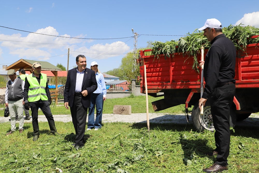 Belediye Parklarda bakım çalışması başlattı
