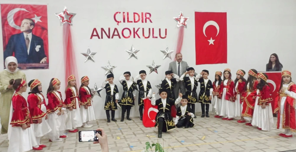 Çıldır’da Miniklerden Yıl Sonu Gösterisi