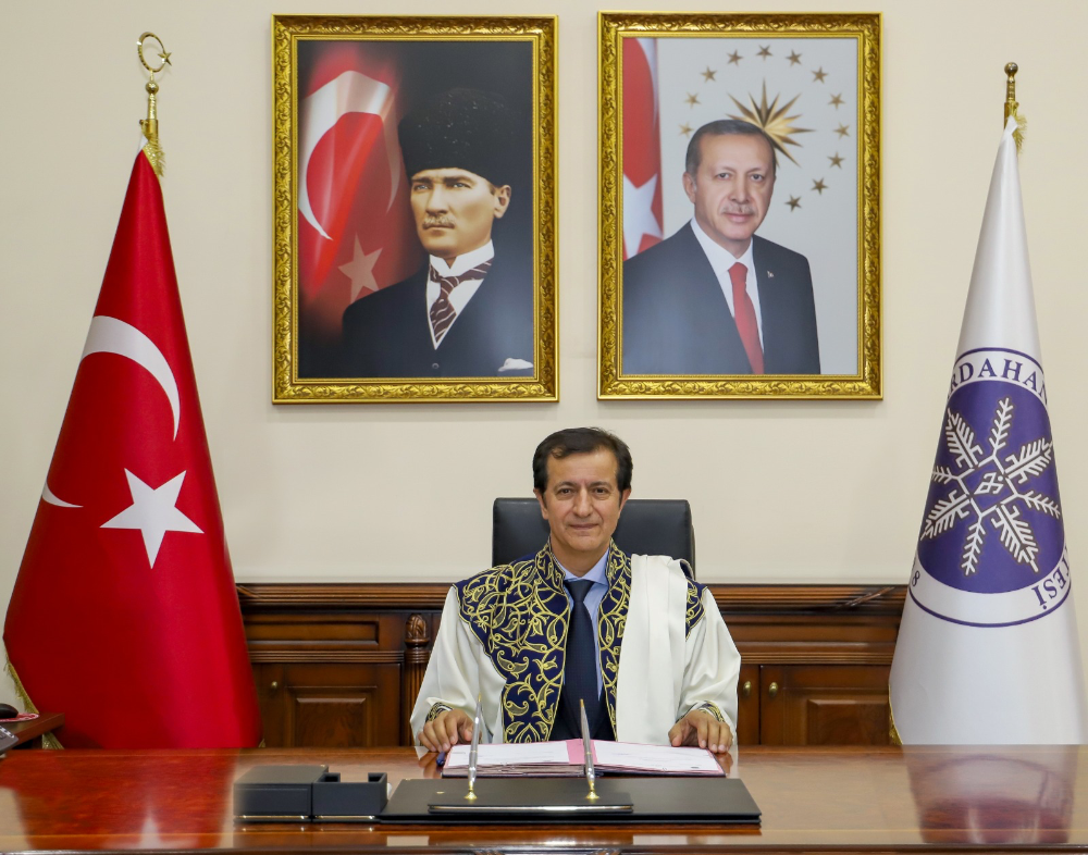 Rektör Emiroğlu, Ardahanlılara seslendi: “Gelin, birlikte daha fazla öğrenciye ulaşalım”