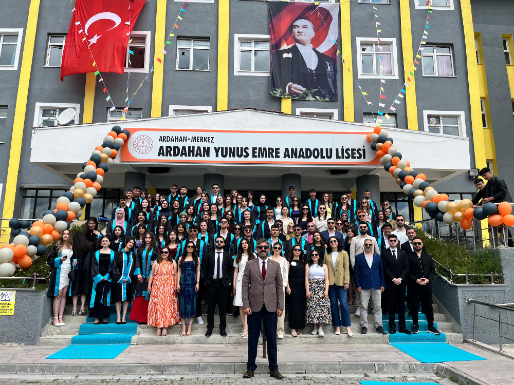 Yunus Emre Anadolu Lisesi YKS’de geleneği sürdürdü