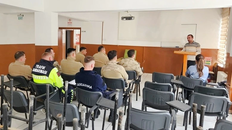 Damal’da Jandarma Personeline Sosyal Hizmetler Anlatıldı