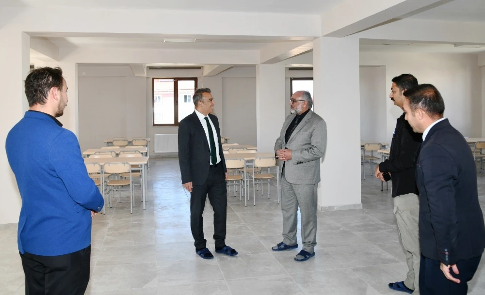 Vali Çiçek, Hafızlık Kız Kur’an Kursunda İncelemelerde Bulundu