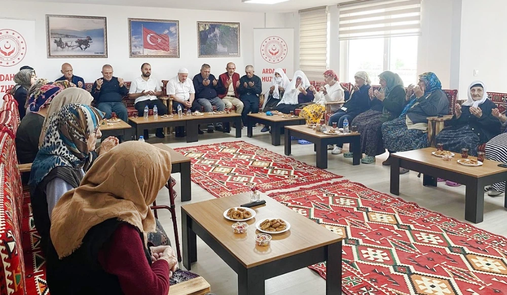 Huzurevinde Mevlid Kandili Programı